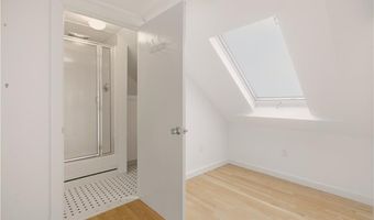 15 Hammersmith Rd 30A, Newport, RI 02840