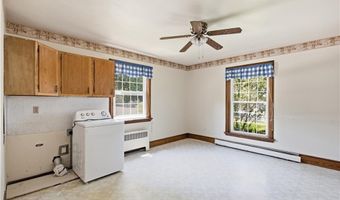 247 W Main Rd, Middletown, RI 02842