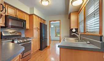 281 Chestnut St, Antioch, IL 60002