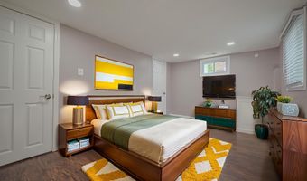 3617 FOUR MILE RUN Dr, Arlington, VA 22206