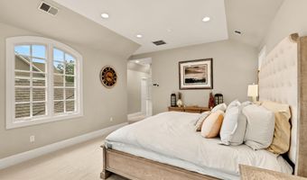 5606 WILSON Ln, Bethesda, MD 20814