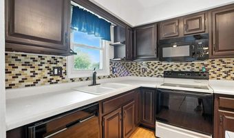200 Juniper Ct, North Liberty, IA 52317
