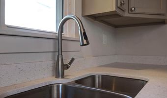 503 Mcnatt Ave, Aurora, MO 65605