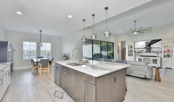 5379 EVERLONG Dr, Apollo Beach, FL 33572