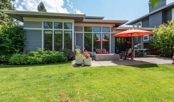 2100 NW Newport Hills Dr, Bend, OR 97703