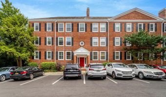 3052 S BUCHANAN St #C1, Arlington, VA 22206