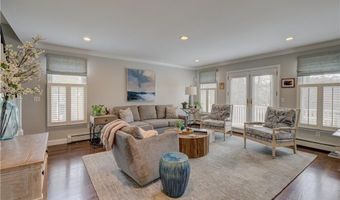 110 Lake View Rd, Cranston, RI 02920