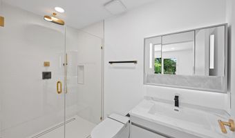2321 N RICHMOND St, Arlington, VA 22207