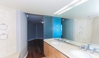 66 Queen St 1704, Honolulu, HI 96813