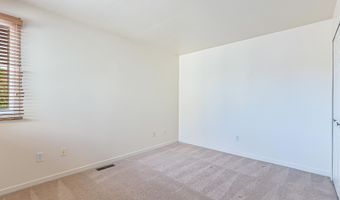 128 Ponds View Dr, Ann Arbor, MI 48103