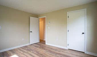 853 Main St, Acushnet, MA 02743