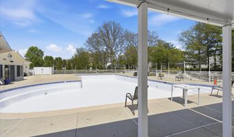 5 ELM Ct, Barnegat, NJ 08005