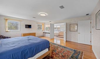 319 Redstone Dr, Cheshire, CT 06410