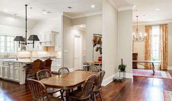 17744 Pecan Shadows Dr, Baton Rouge, LA 70810