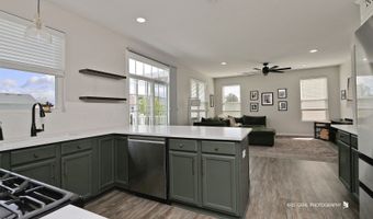 862 Heartland Park Ln, Antioch, IL 60002