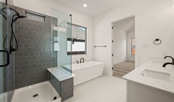 914 Highlands Ave, Aledo, TX 76008