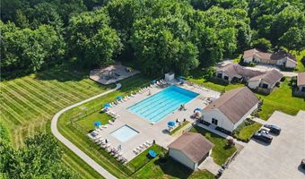 3854 Surfside Cir, Aurora, OH 44202