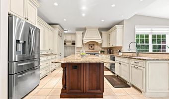 637 CHATSWORTH Dr, Ambler, PA 19002