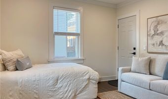 51 Poplar St 1R, Newport, RI 02840