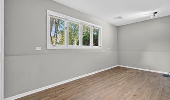 1245 WINAKI Trl, Algonquin, IL 60102