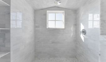 805 21st St, Avalon, NJ 08202
