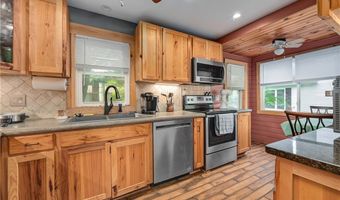 780 Minerva St, Amherst, OH 44001