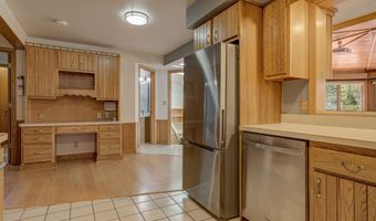 2207 S GLADYS Ave, Appleton, WI 54915