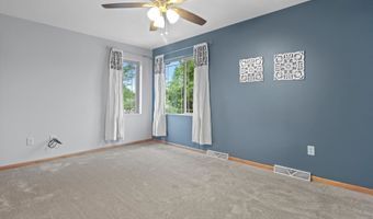 562 Lexington Dr, Oregon, WI 53575