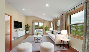 22719 W Silver Lake Ave, Antioch, IL 60002