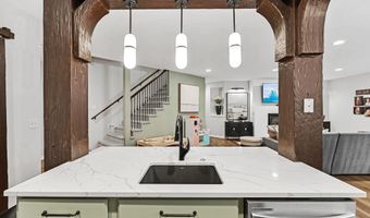 918 E Lakecrest Dr, Andover, KS 67002