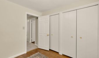 7822 MOORLAND Ln, Bethesda, MD 20814