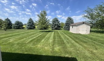 2519 Whisper Wind Dr, Aberdeen, SD 57401