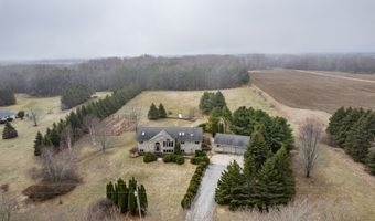 E7009 Jackson Rd, Algoma, WI 54201