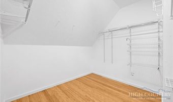 830 W Tweetsie Ln, Banner Elk, NC 28604