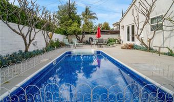 5730 Newcastle Ave, Encino, CA 91316