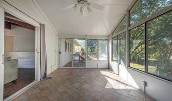 205 Westview Dr, Alma, MI 48801