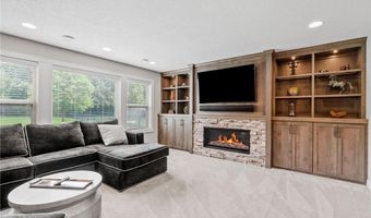 405 Riverside Cir, Anoka, MN 55303