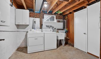 3601 CREST Dr, Annandale, VA 22003