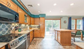10 W Shore Dr, Alloway, NJ 07462