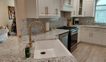 309 HICKMAN Ln, Angleton, TX 77515