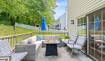 489 Hoyt St, Darien, CT 06820