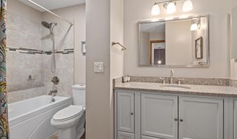 1937 N Coldspring Rd, Arlington Heights, IL 60004