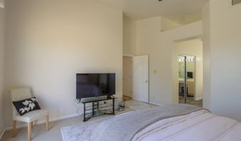 687 N GREGORY Pl, Chandler, AZ 85226