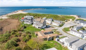 1 Offshore Rd 32, Narragansett, RI 02882