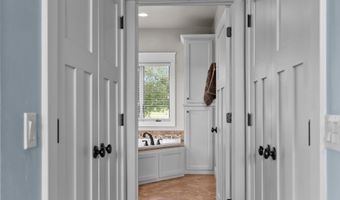 1106 BOBBY Ct, Appleton, WI 54915