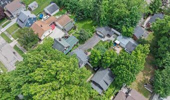 1052 Parkside Dr, Alliance, OH 44601