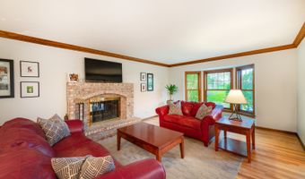 3025 Woods Creek Ln, Algonquin, IL 60102