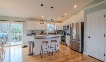 19 Magnolia Hill Rd, Bangor, ME 04401