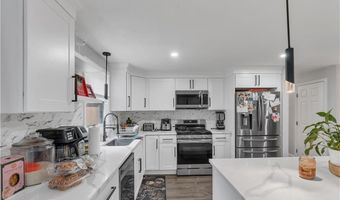 8 Gale Ct, North Providence, RI 02904