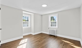 64 Fanway Ave, Bristol, CT 06010